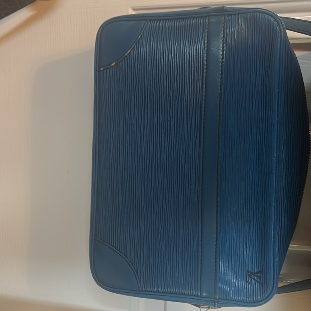 Blue LV Epi bag.  Beautiful color-wear shown on corners. Loved this bag!